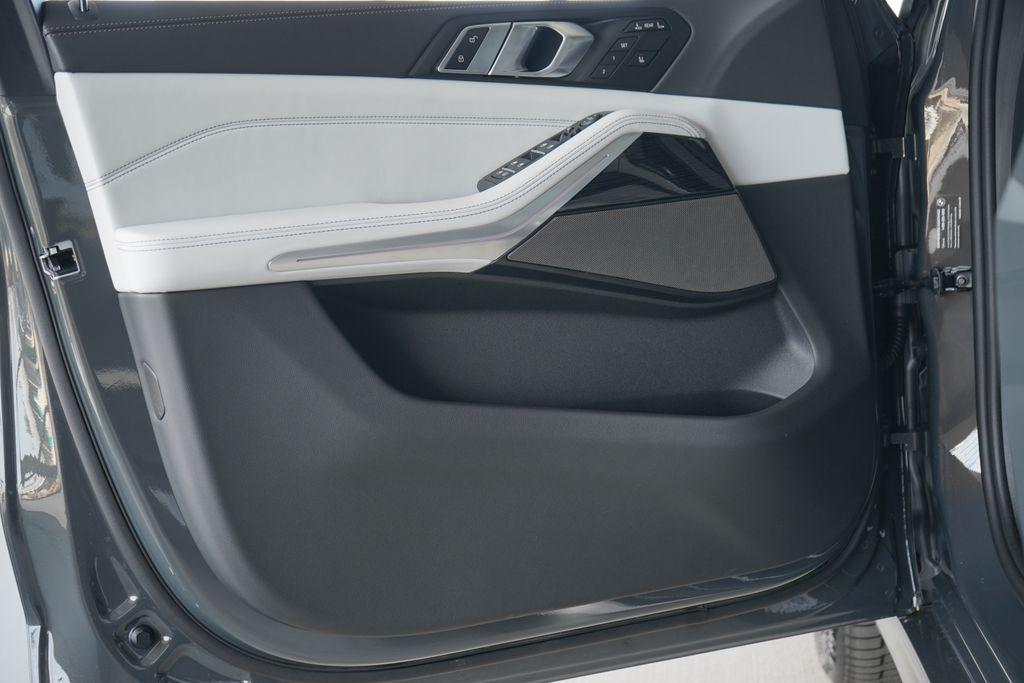 new 2026 BMW X7 car, priced at $99,015