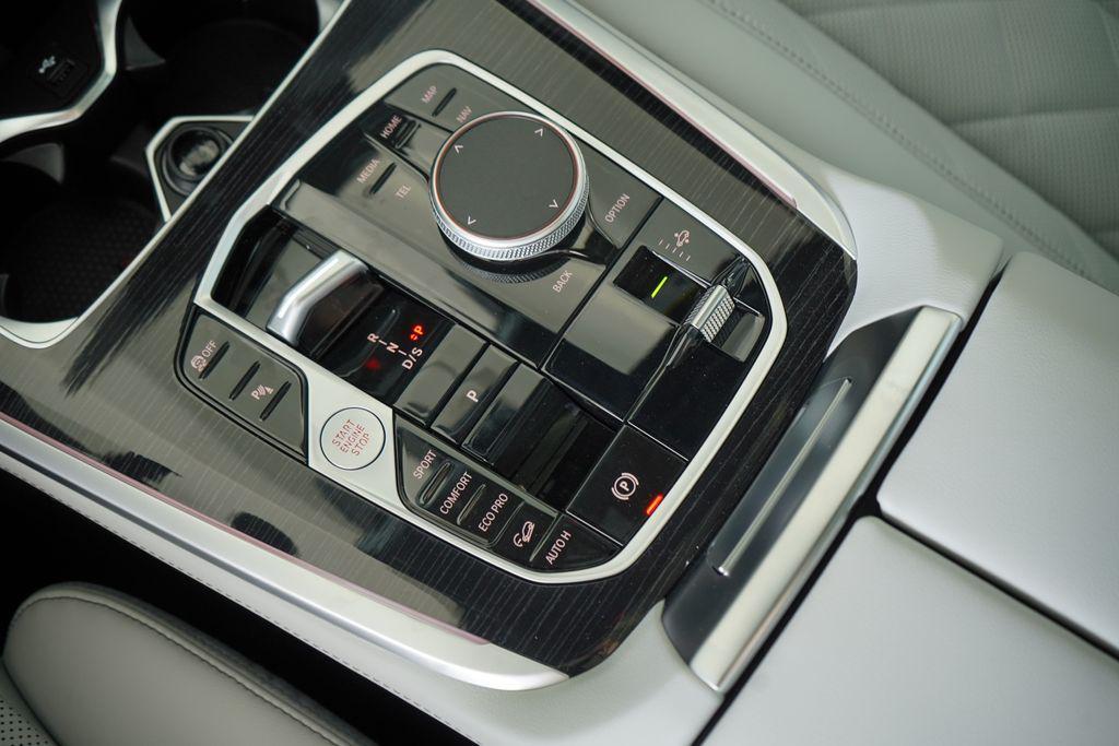 new 2026 BMW X7 car, priced at $99,015