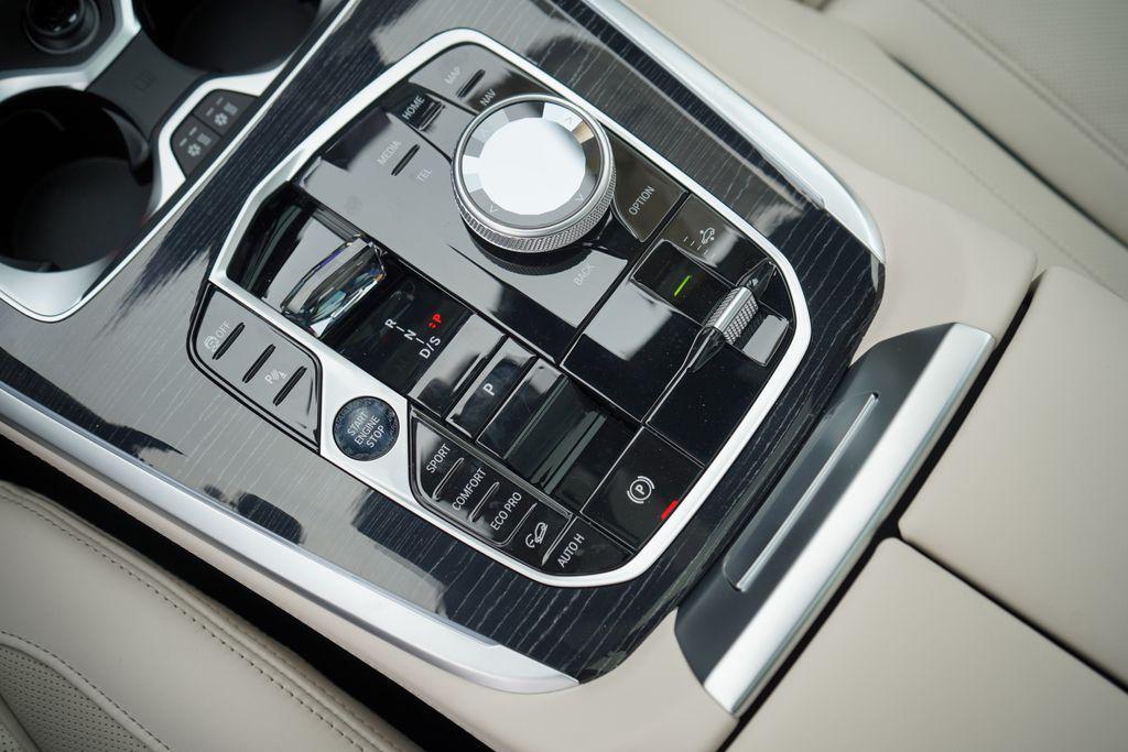 new 2026 BMW X7 car, priced at $121,715