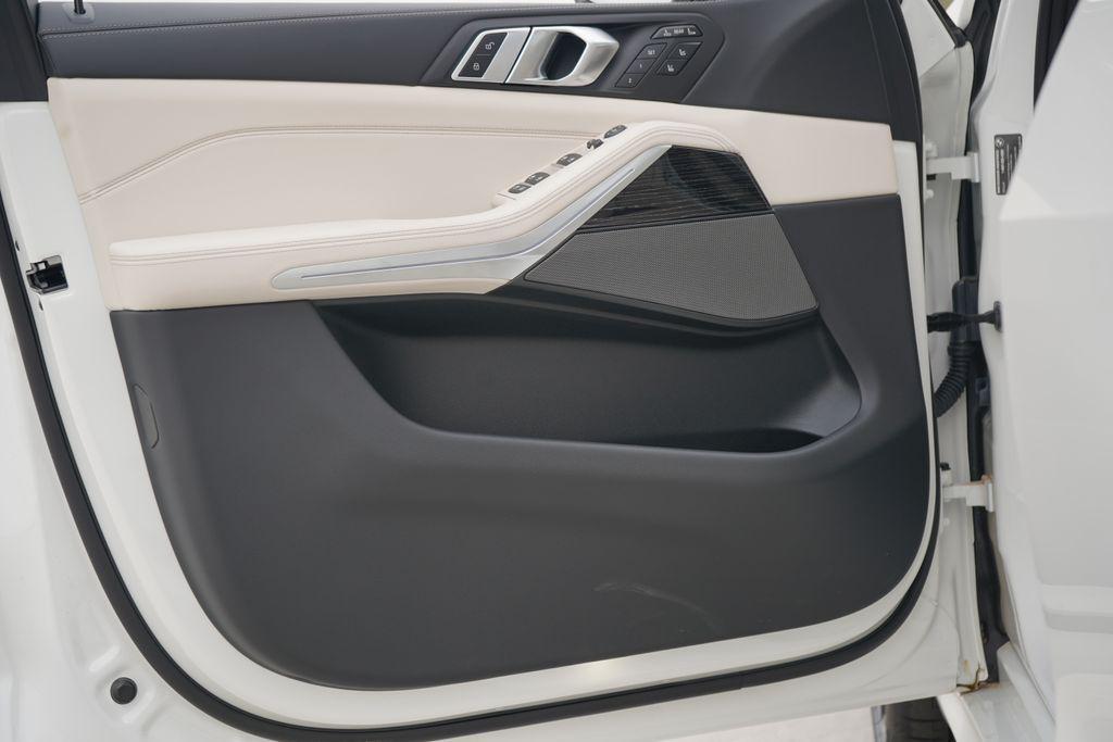 new 2026 BMW X7 car, priced at $121,715