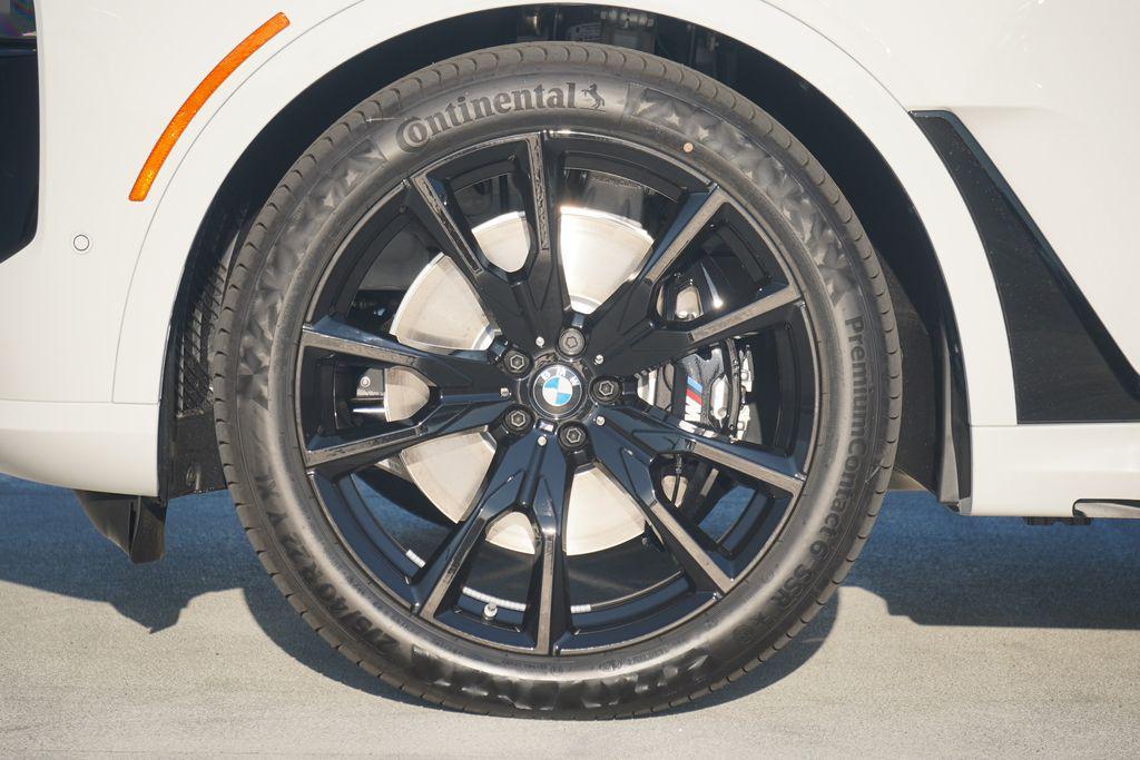 new 2026 BMW X7 car, priced at $118,640