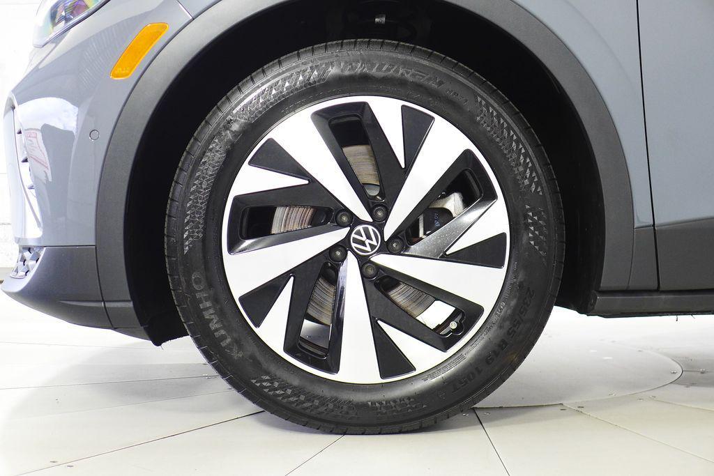 used 2023 Volkswagen ID.4 car, priced at $17,888