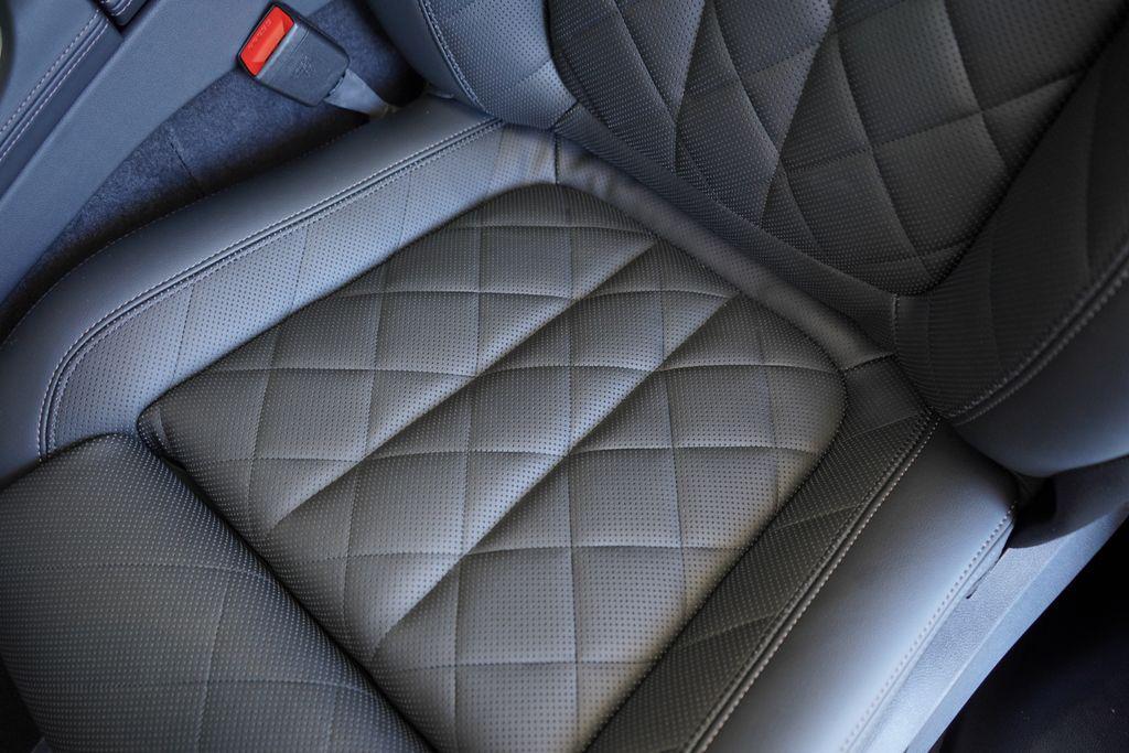 new 2026 BMW X7 car, priced at $93,425