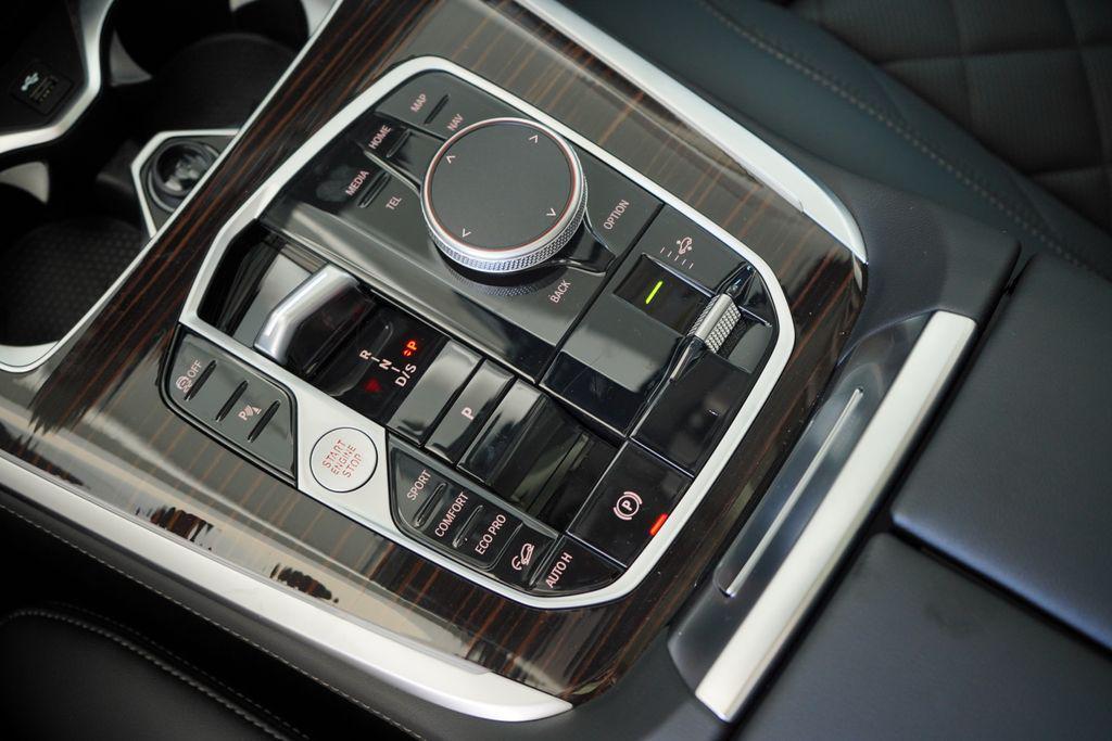 new 2026 BMW X7 car, priced at $93,425