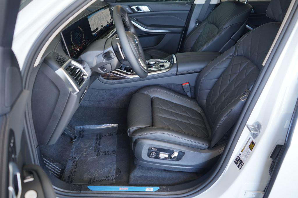 new 2026 BMW X7 car, priced at $93,425