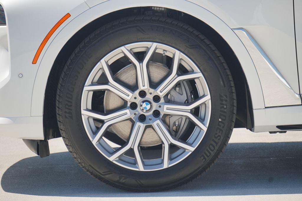 new 2026 BMW X7 car, priced at $93,425