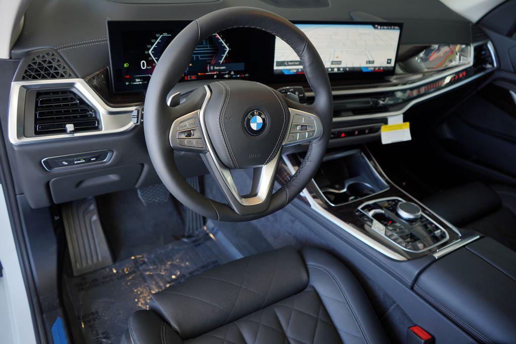 new 2026 BMW X7 car, priced at $93,425