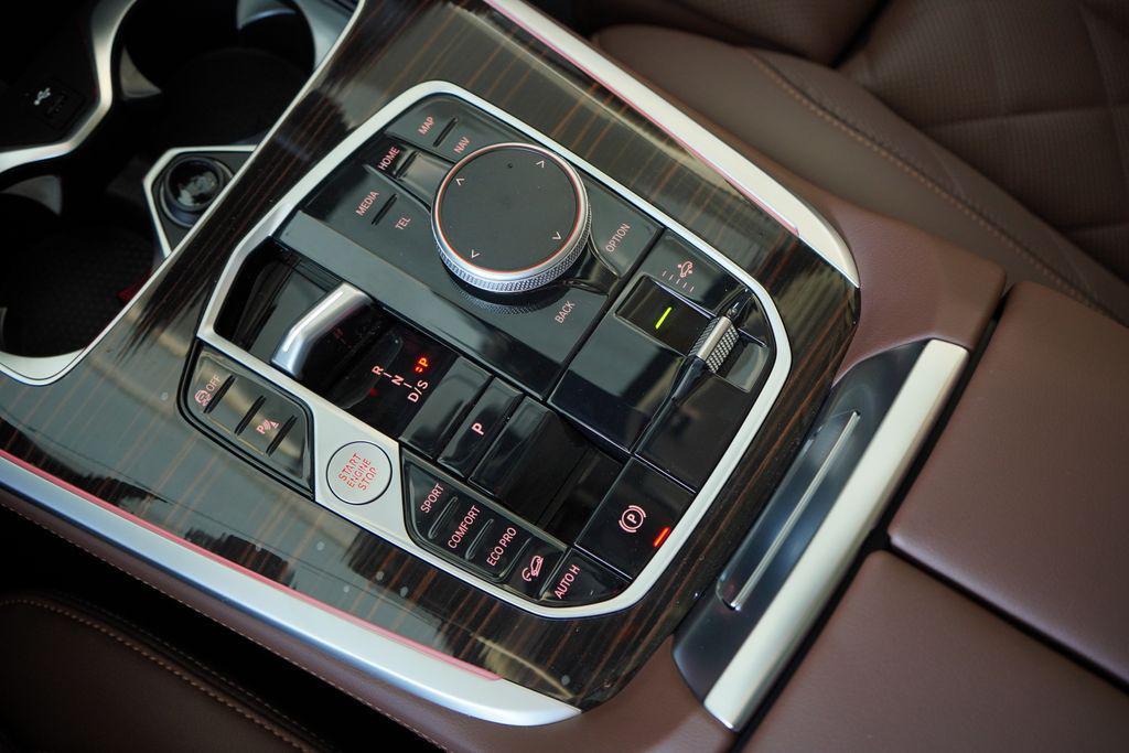 new 2026 BMW X7 car, priced at $89,915