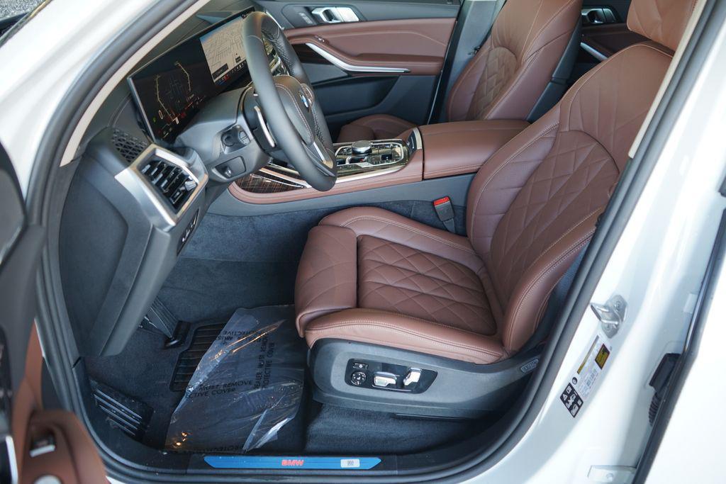new 2026 BMW X7 car, priced at $89,915