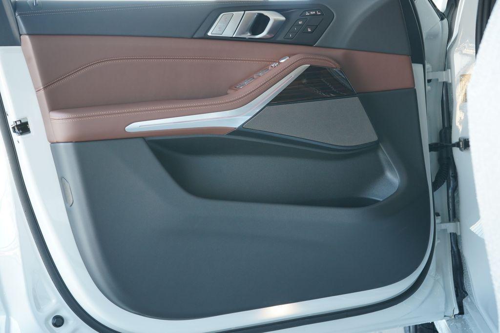 new 2026 BMW X7 car, priced at $89,915