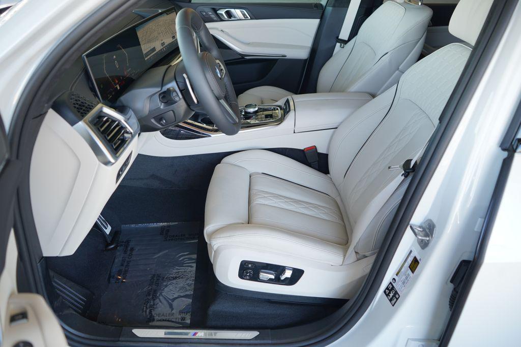 new 2026 BMW X7 car, priced at $101,115