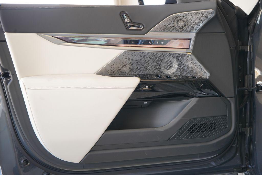 new 2026 BMW i7 car, priced at $123,280