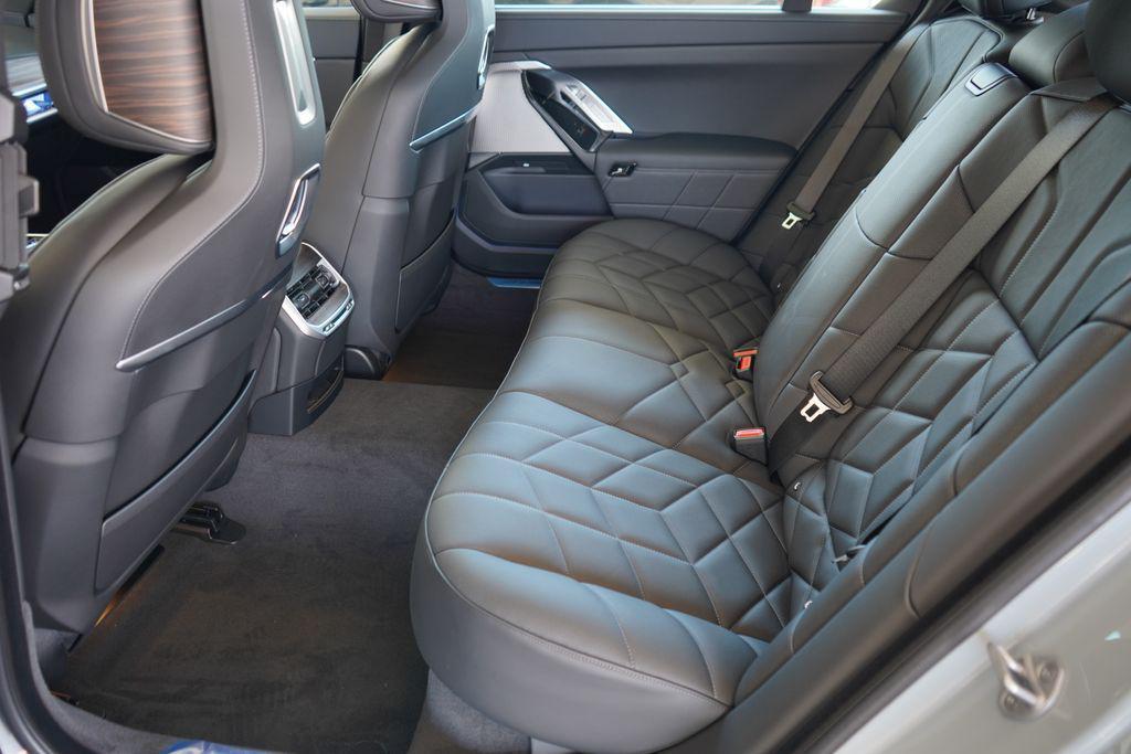 new 2025 BMW 760 car, priced at $127,505