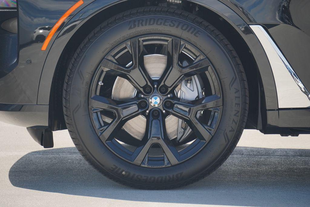 new 2026 BMW X7 car, priced at $89,915