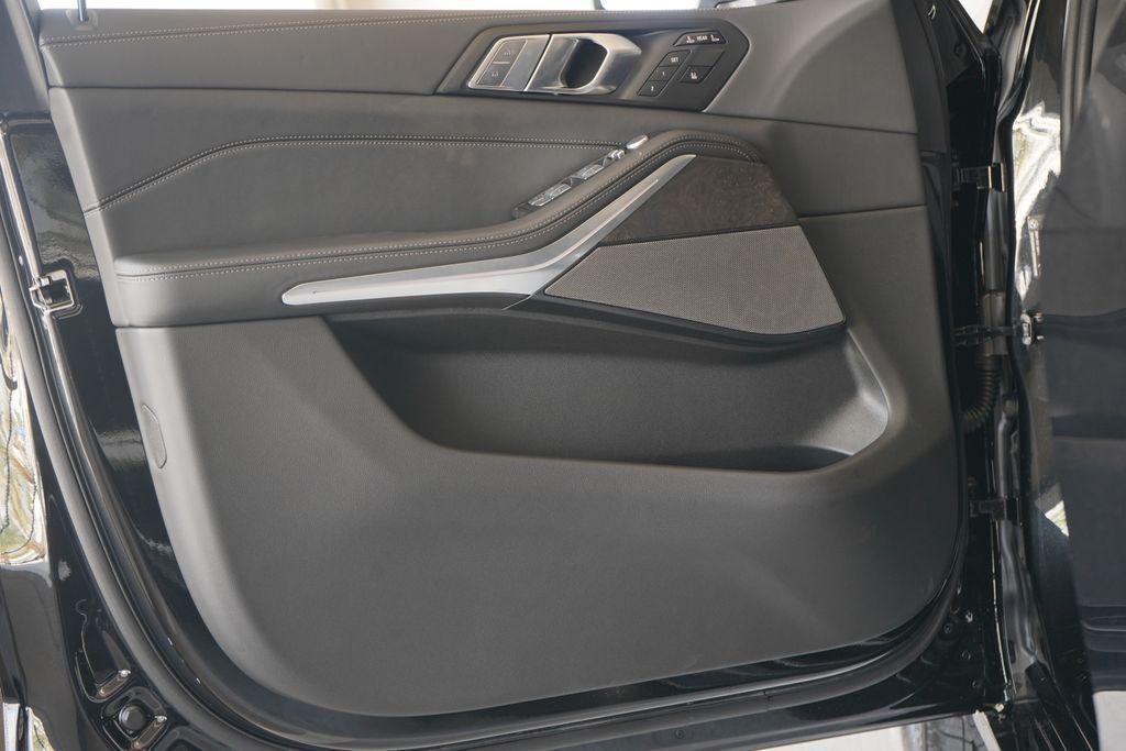 new 2026 BMW X7 car, priced at $89,915