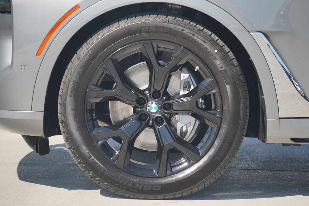 new 2026 BMW X7 car, priced at $92,465