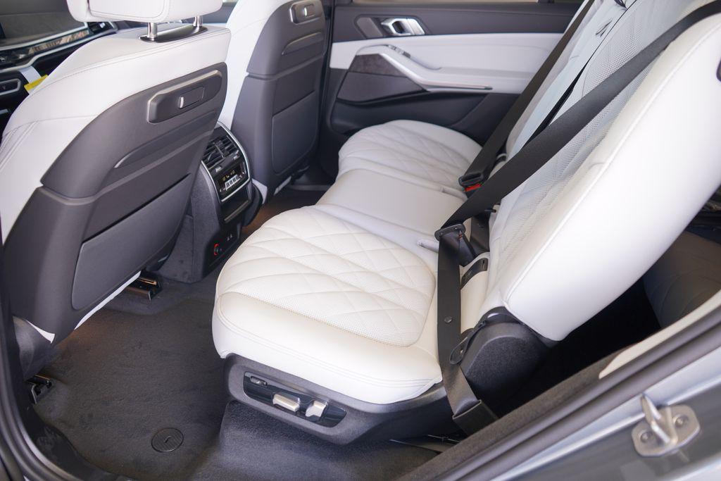 new 2026 BMW X7 car, priced at $92,465