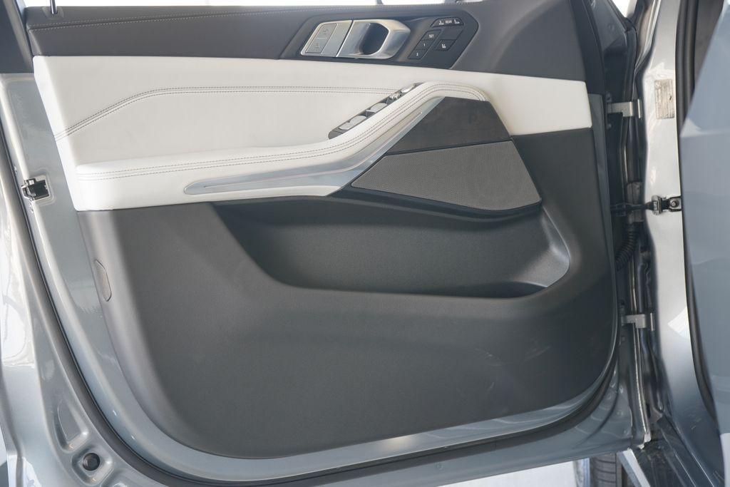 new 2026 BMW X7 car, priced at $92,465