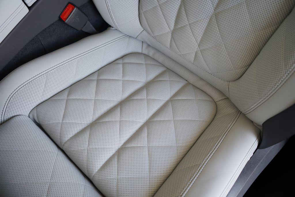 new 2026 BMW X7 car, priced at $92,465