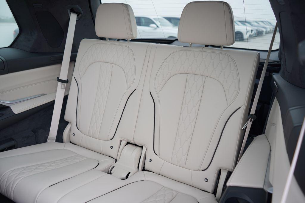 new 2026 BMW X7 car, priced at $118,640