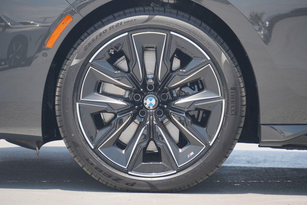 new 2025 BMW 760 car, priced at $137,235