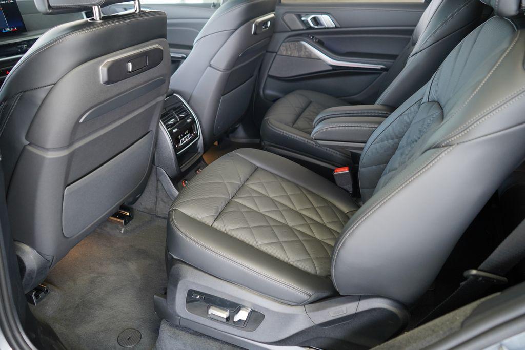 new 2026 BMW X7 car, priced at $98,110