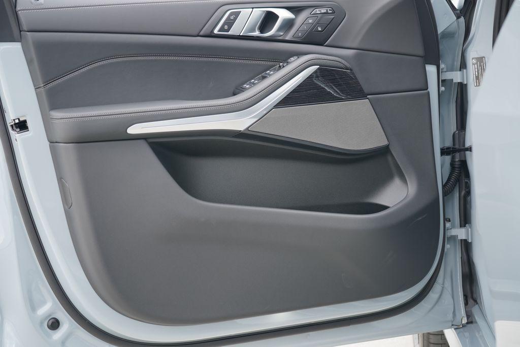 new 2026 BMW X7 car, priced at $98,815