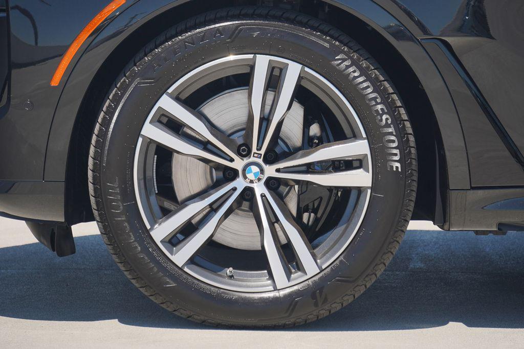 new 2025 BMW X7 car, priced at $119,550