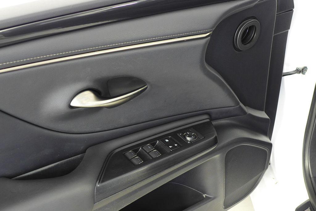 used 2021 Lexus ES 300h car, priced at $23,888