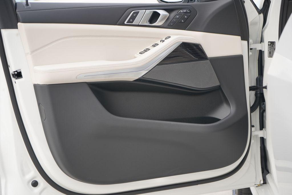 new 2026 BMW X7 car, priced at $120,865