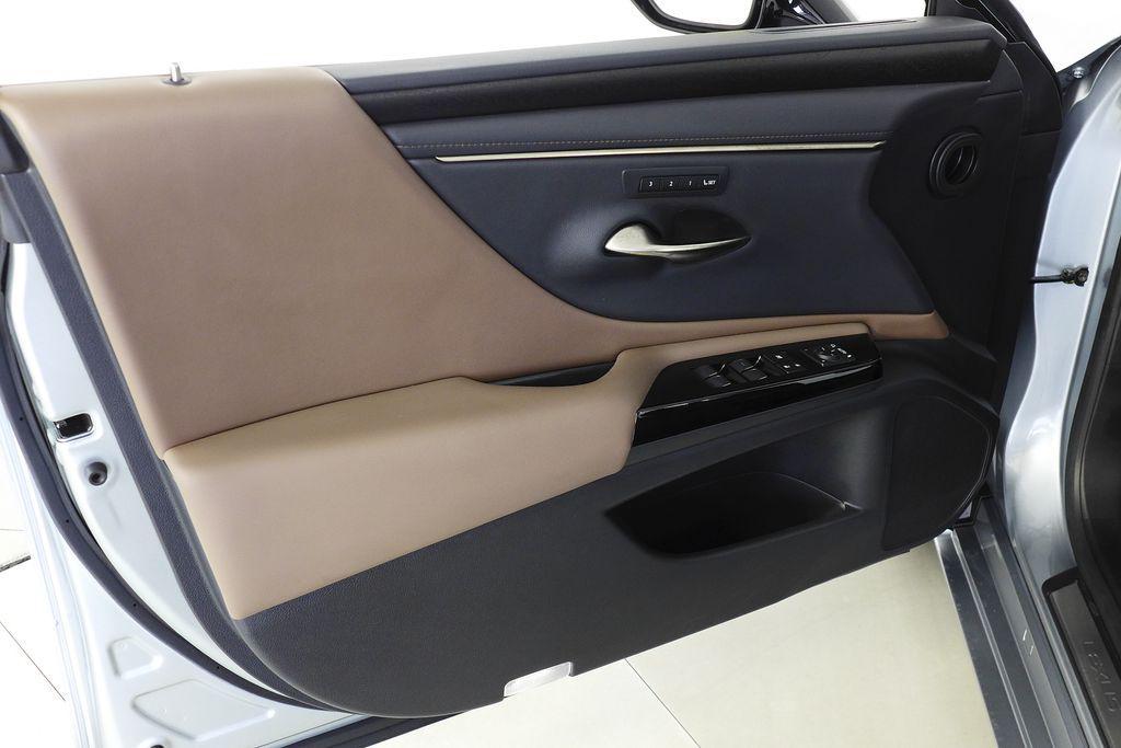 used 2022 Lexus ES 300h car, priced at $34,888