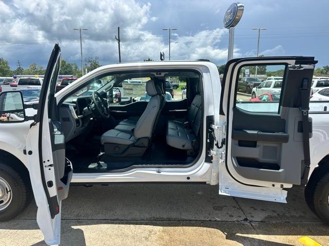 new 2025 Ford F-250 car, priced at $45,356