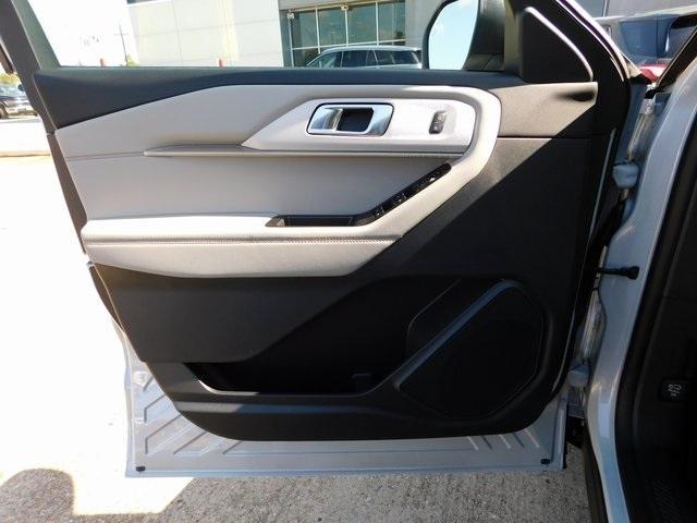 new 2025 Ford Explorer car, priced at $42,820