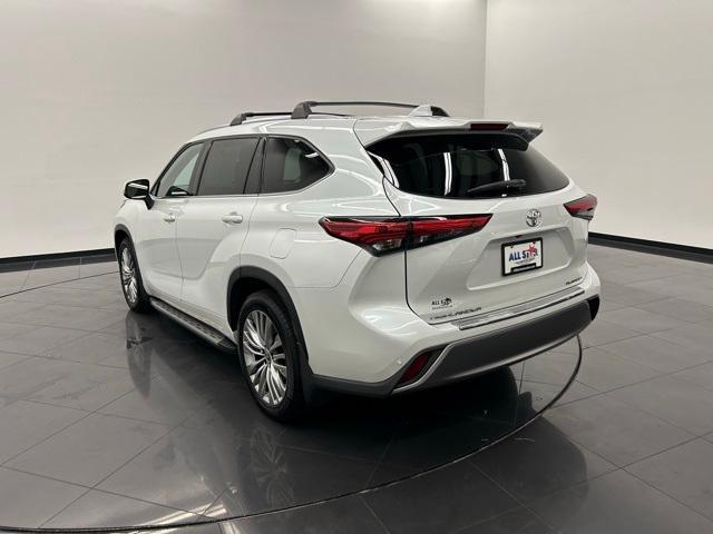used 2022 Toyota Highlander car, priced at $38,865