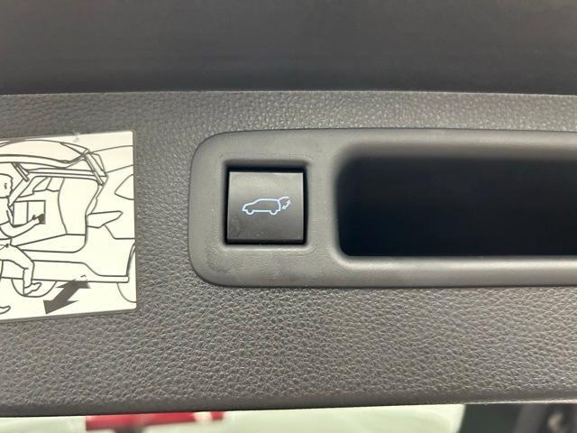 used 2022 Toyota Highlander car, priced at $38,865