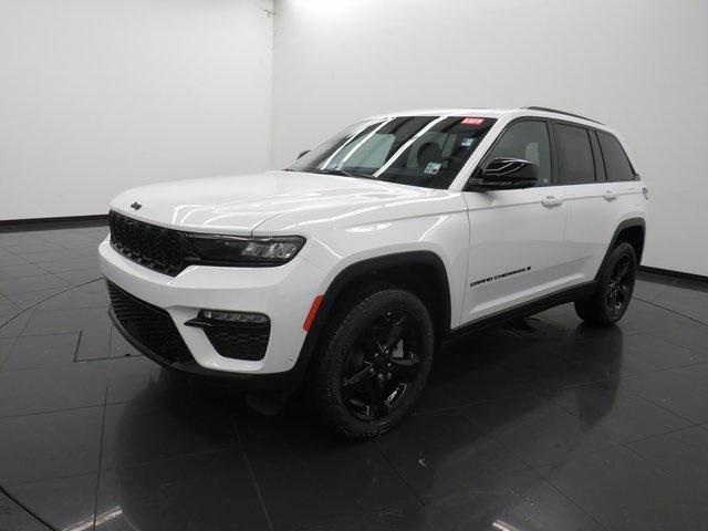 used 2024 Jeep Grand Cherokee car, priced at $41,964