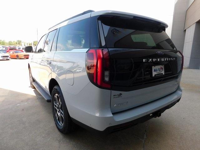 new 2025 Ford Expedition car, priced at $68,006