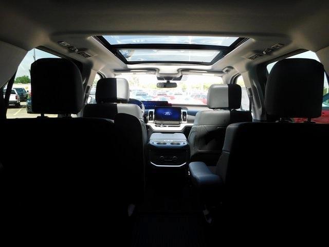 new 2025 Ford Expedition car, priced at $68,006