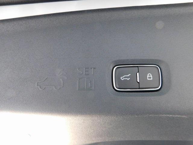 new 2025 Ford Expedition car, priced at $68,006