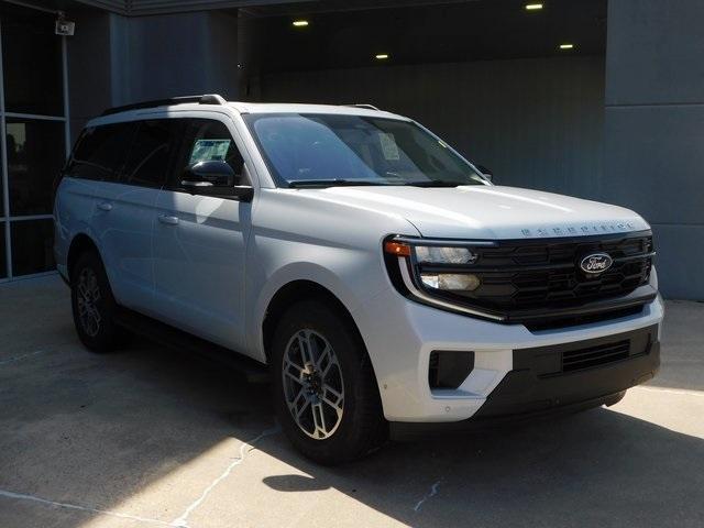 new 2025 Ford Expedition car, priced at $68,006