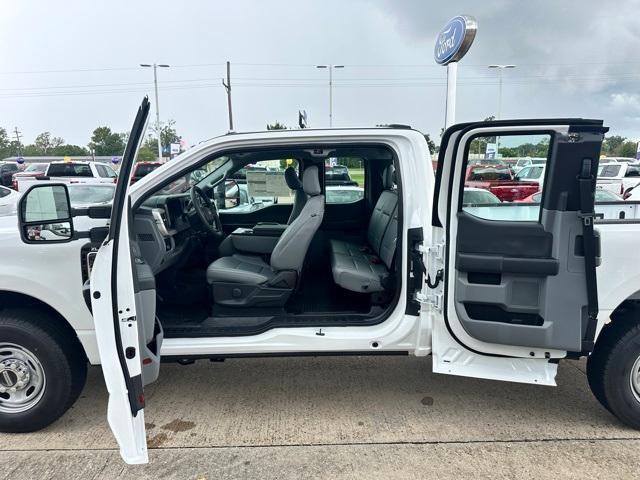 new 2025 Ford F-250 car, priced at $49,520