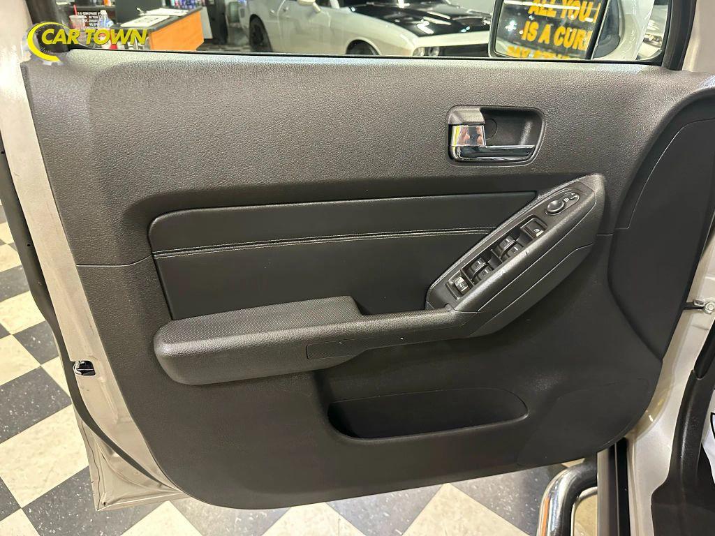 used 2008 Hummer H3 car, priced at $10,950