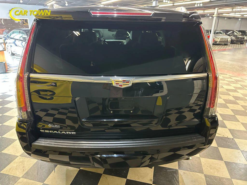 used 2018 Cadillac Escalade car, priced at $22,850