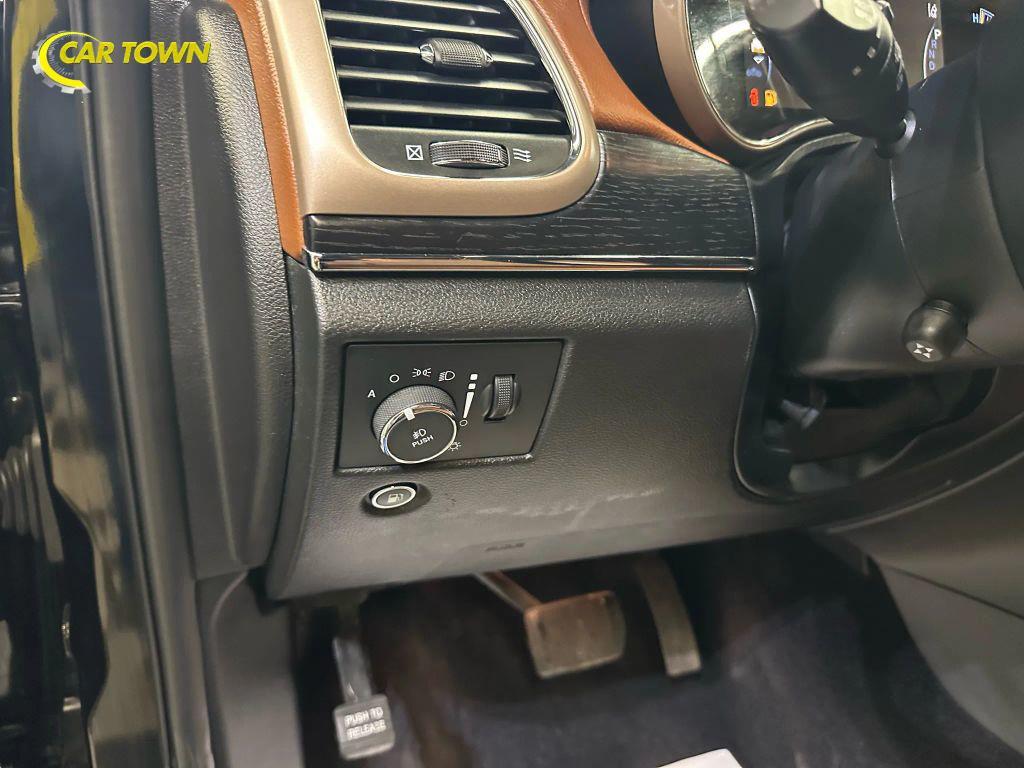 used 2017 Jeep Grand Cherokee car, priced at $17,450