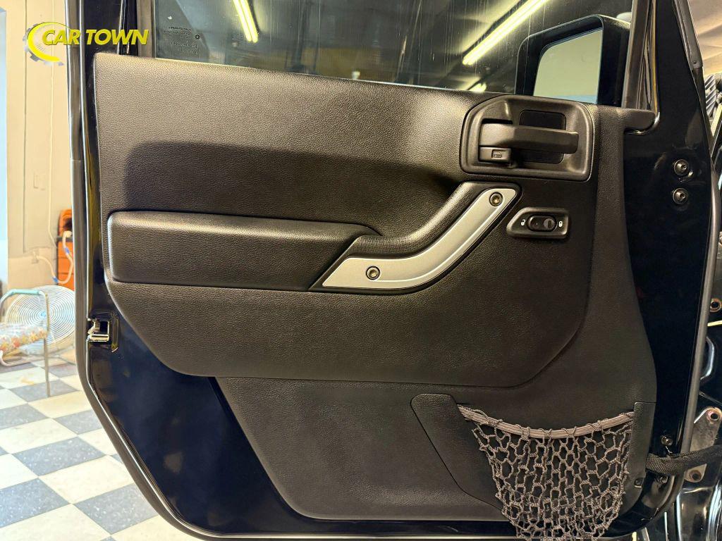 used 2015 Jeep Wrangler Unlimited car, priced at $18,150