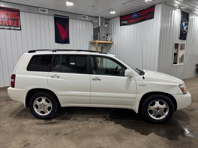 used 2006 Toyota Highlander car, priced at $3,800