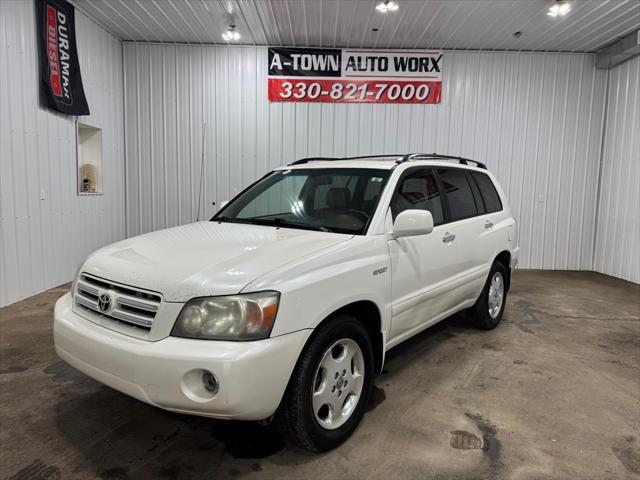 used 2006 Toyota Highlander car, priced at $3,800