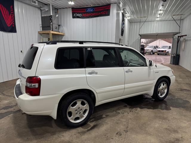 used 2006 Toyota Highlander car, priced at $3,800