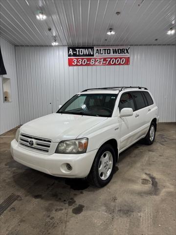 used 2006 Toyota Highlander car, priced at $3,800