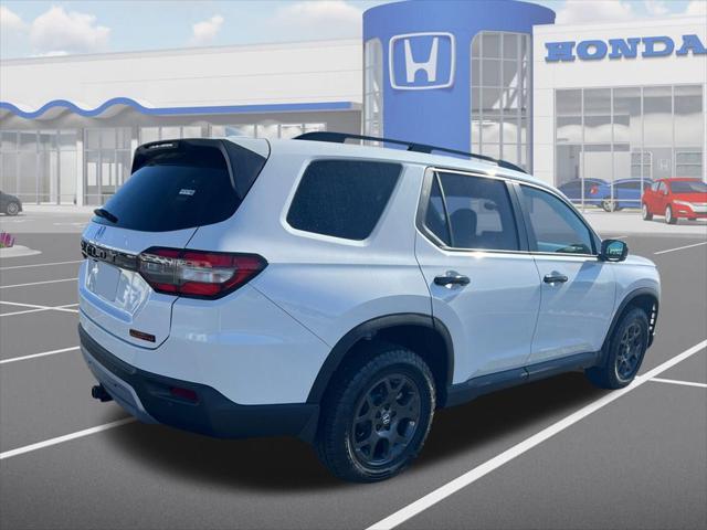 new 2025 Honda Pilot car, priced at $48,330